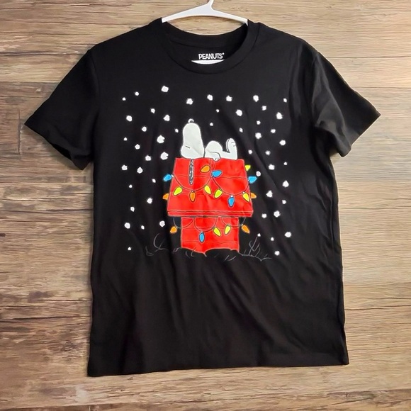 Peanuts Black Tee with Snoopy Holiday Design - Picture 1 of 5
